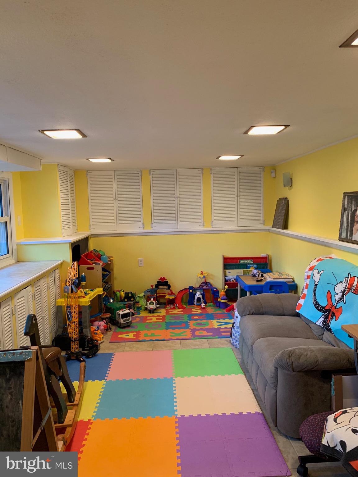 132 Meadowlark Road Stratford, NJ 08084 - Photo 22 of 30 Family Room