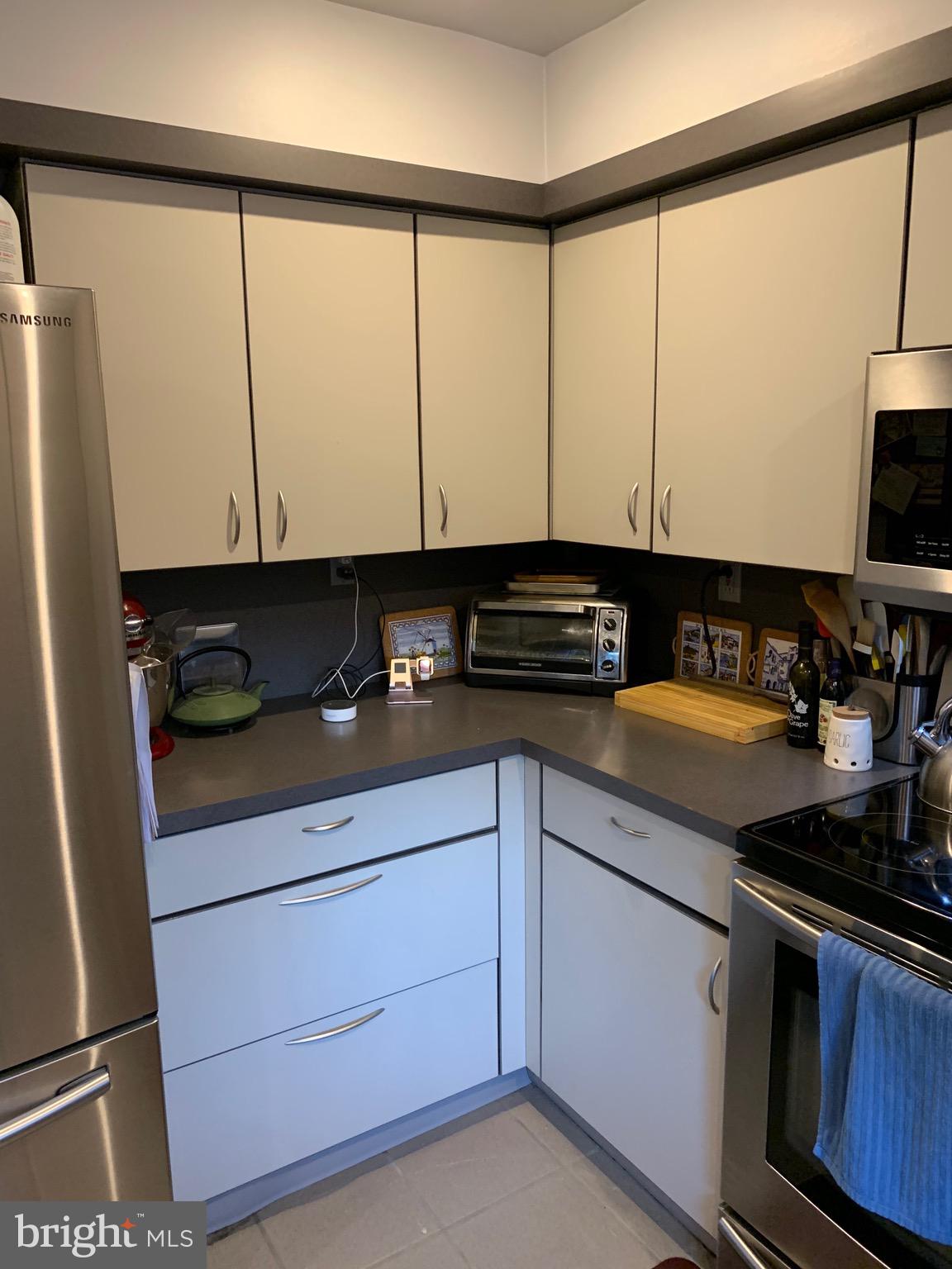 132 Meadowlark Road Stratford, NJ 08084 - Photo 6 of 30 Kitchen