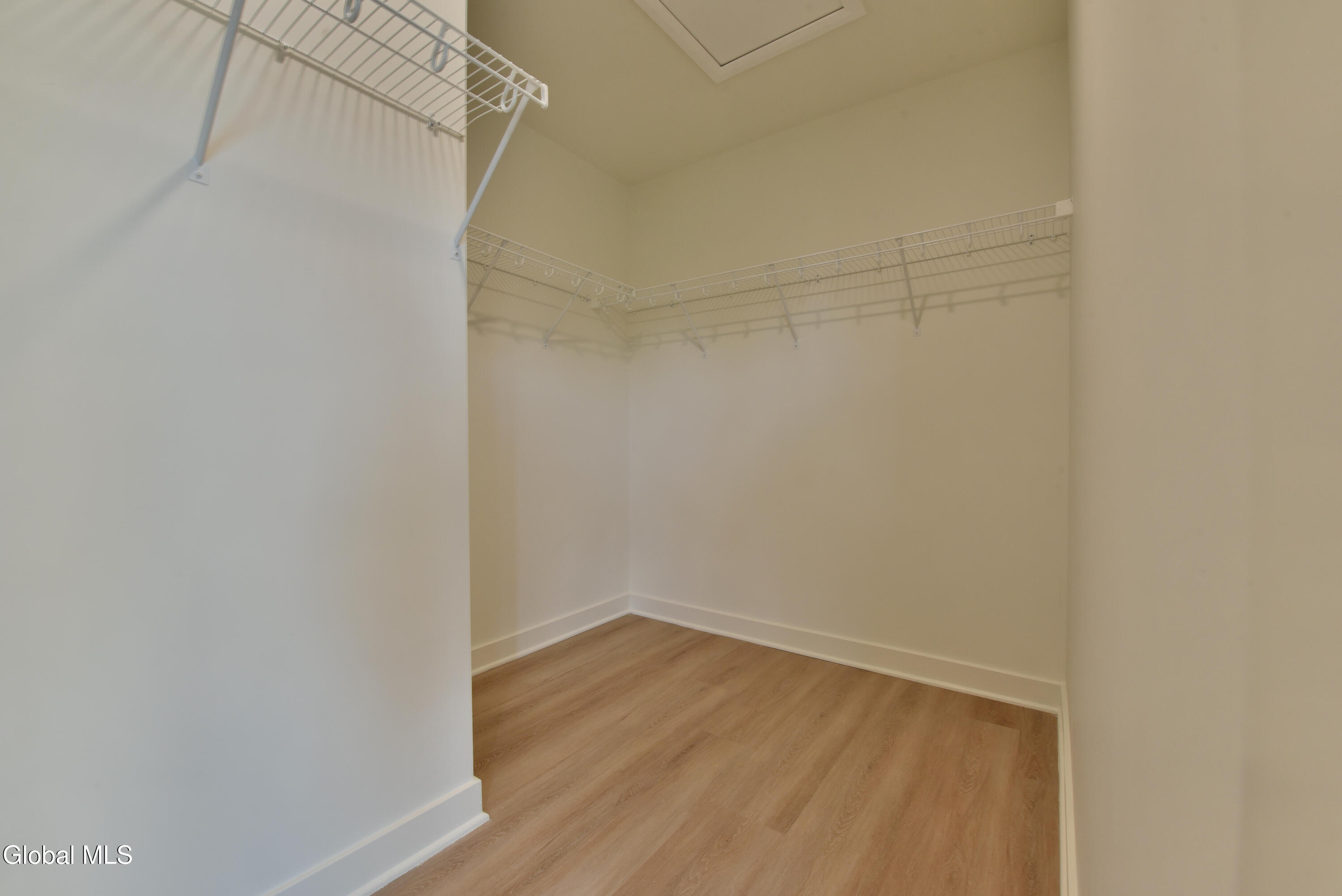 802 South Ravine Road Niskayuna, NY 12309 - Photo 40 of 60 37