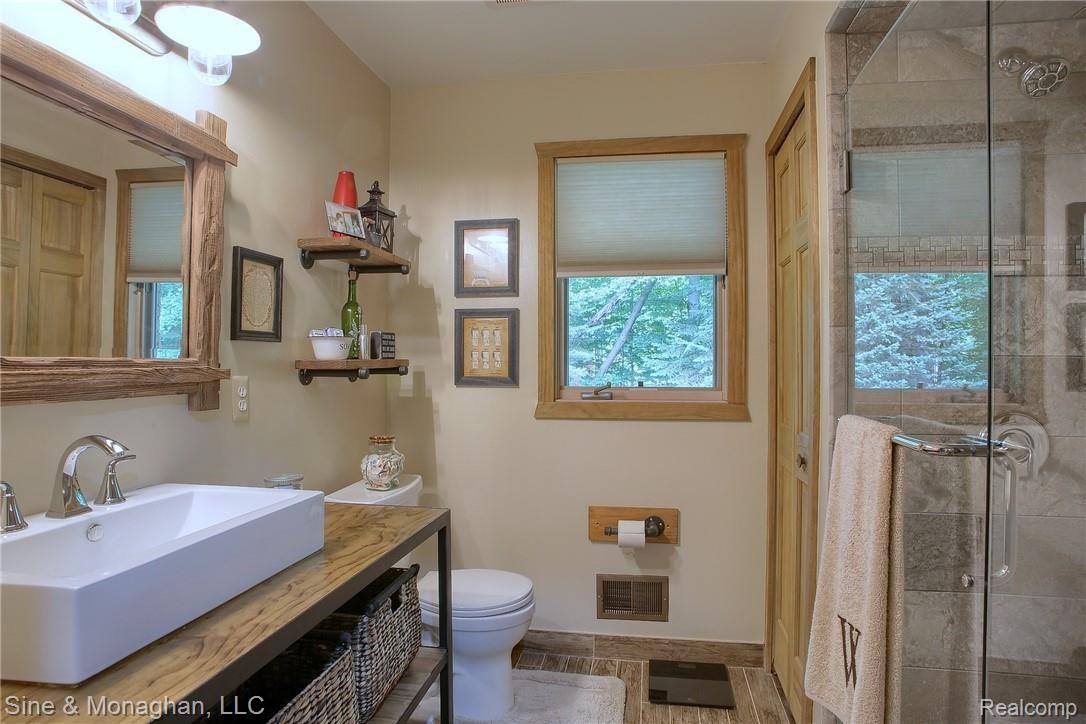 8738 Morrow Road Algonac, MI 48001 - Photo 33 of 40 Bathroom.jpg
