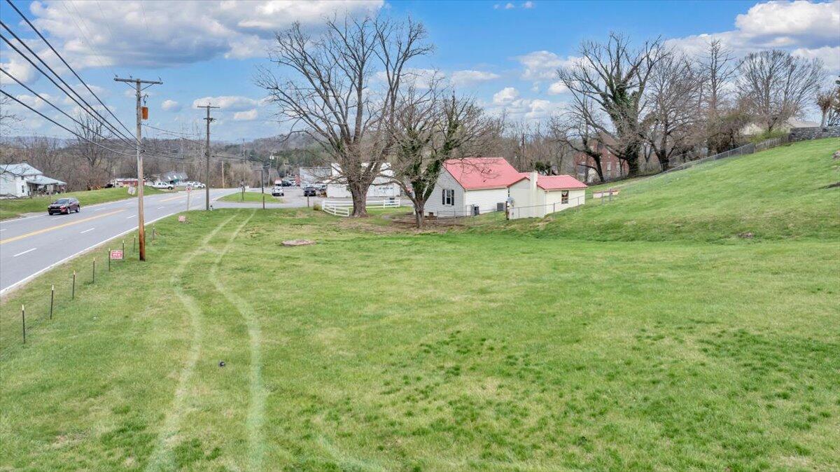 0 Federal Street Fincastle, VA 24090 - Photo 16 of 28 a view of a backyard with a fountain