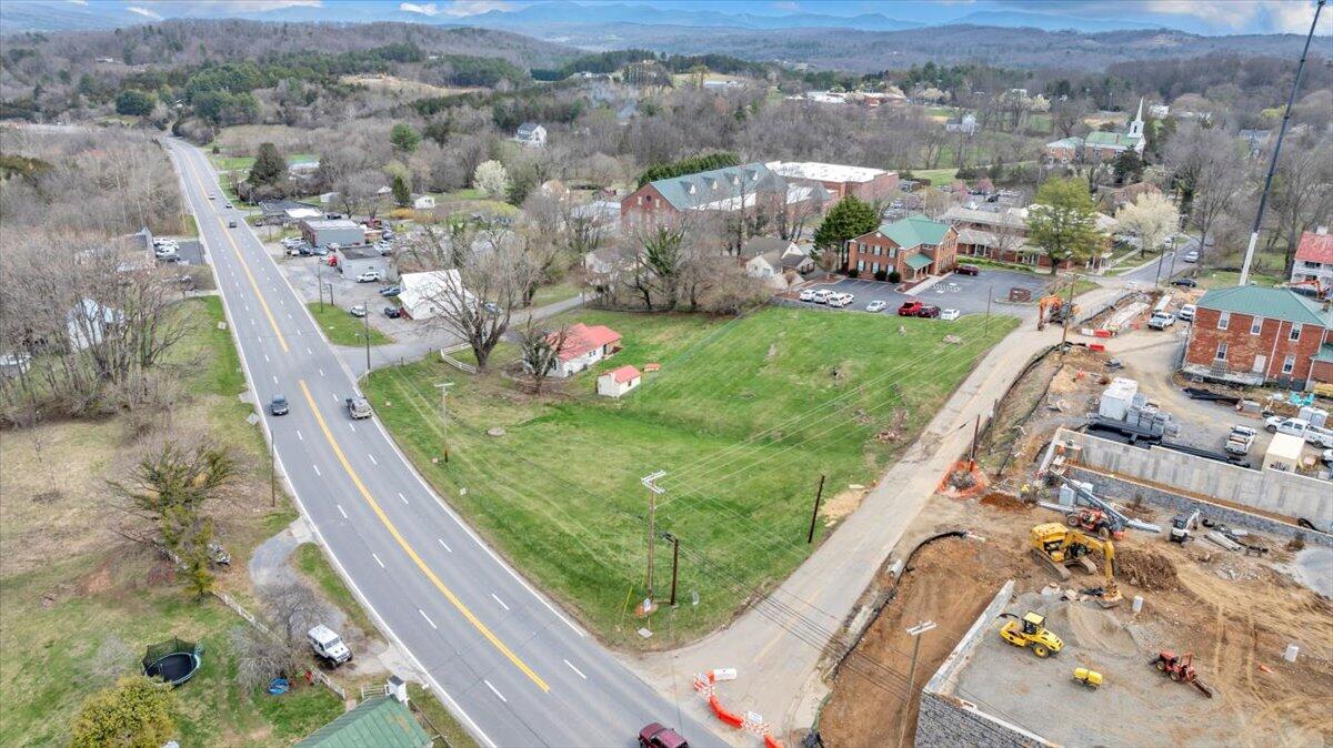 0 Federal Street Fincastle, VA 24090 - Photo 8 of 28 a view of a city