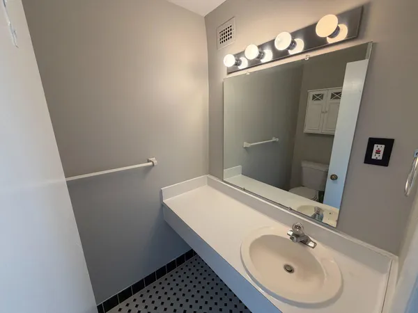 $2,500 | 4201 Cherry Hill Road, Unit 302, Arlington, VA 22207