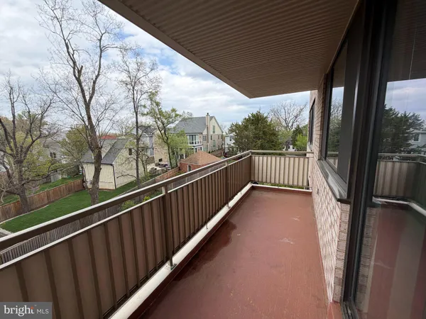 $2,500 | 4201 Cherry Hill Road, Unit 302, Arlington, VA 22207