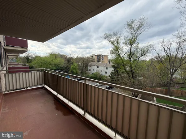 $2,500 | 4201 Cherry Hill Road, Unit 302, Arlington, VA 22207