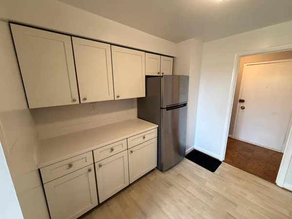 $2,500 | 4201 Cherry Hill Road, Unit 302, Arlington, VA 22207