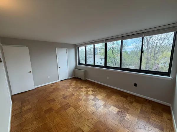 $2,500 | 4201 Cherry Hill Road, Unit 302, Arlington, VA 22207