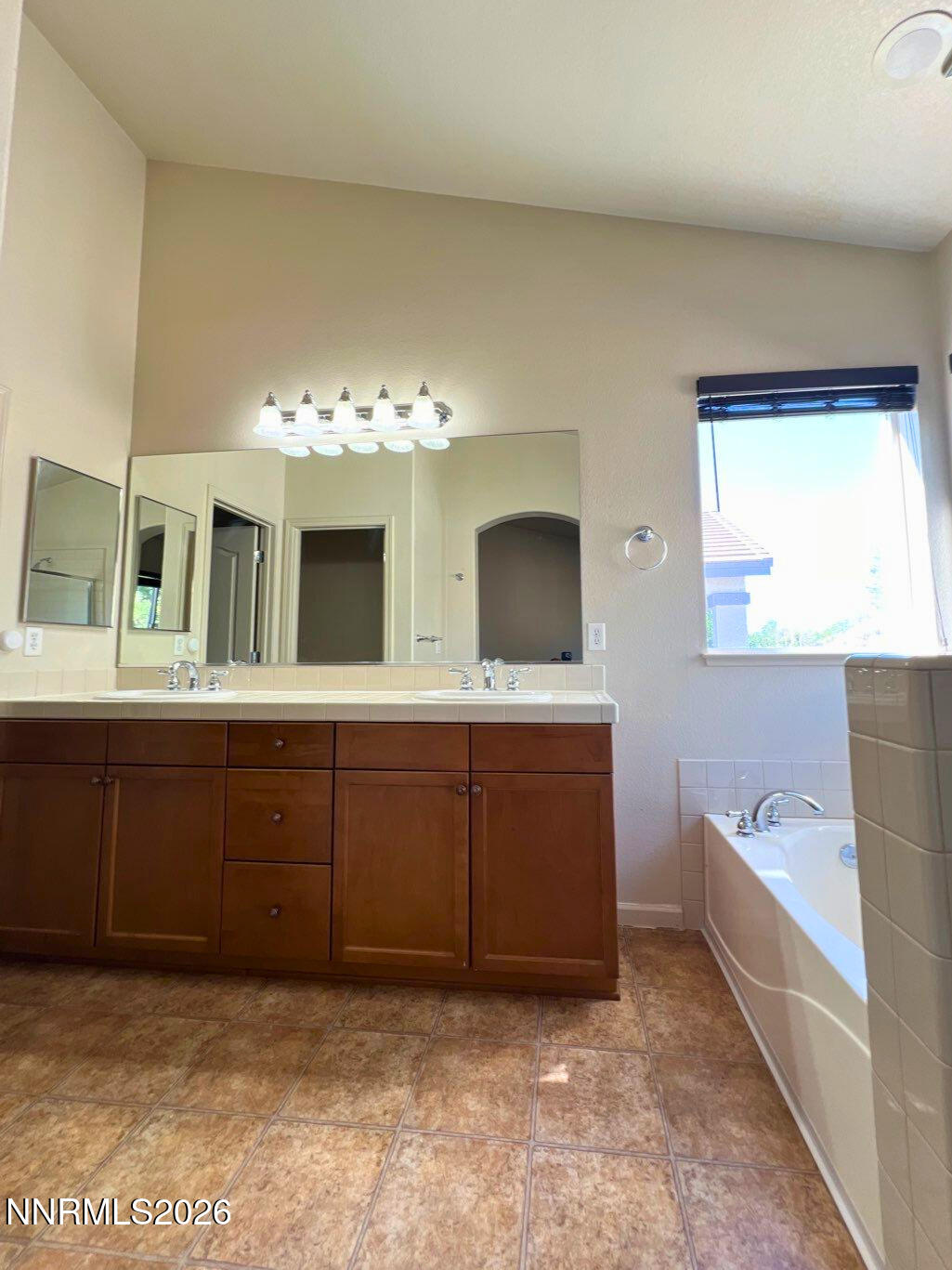 7169 Beacon Drive Reno, NV 89506 - Photo 12 of 18 ca00e90a-11dd-49db-9fec-242be68a4aa0
