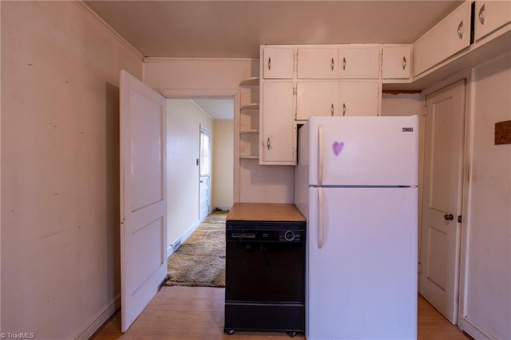 4319 Hicone Road Greensboro, NC 27405 - Photo 9 of 24