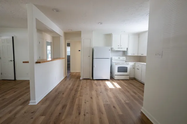 $1,675 | 1727 S Park, Alvin, TX 77511