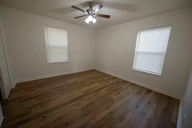 $1,675 | 1727 S Park, Alvin, TX 77511