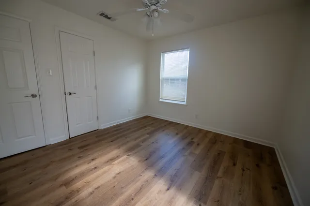 $1,675 | 1727 S Park, Alvin, TX 77511