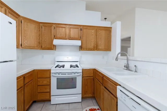 $1,095 | 2110 Los Feliz Street, Unit 2034, Las Vegas, NV 89156