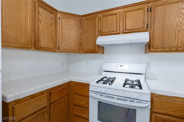 $1,095 | 2110 Los Feliz Street, Unit 2034, Las Vegas, NV 89156