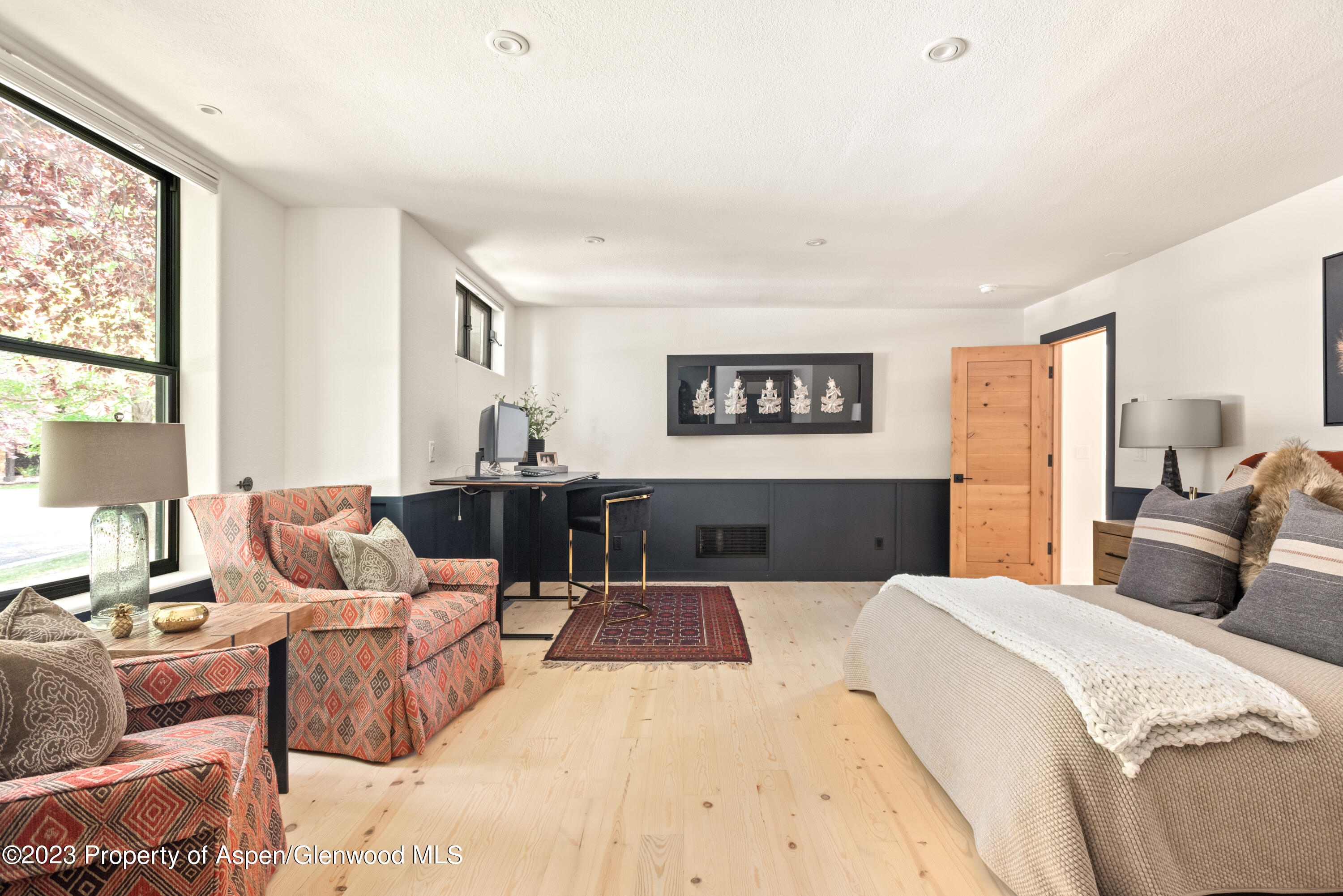 324 Summerset Lane Basalt, CO 81621 - Photo 23 of 40 a bedroom with a bed and couch