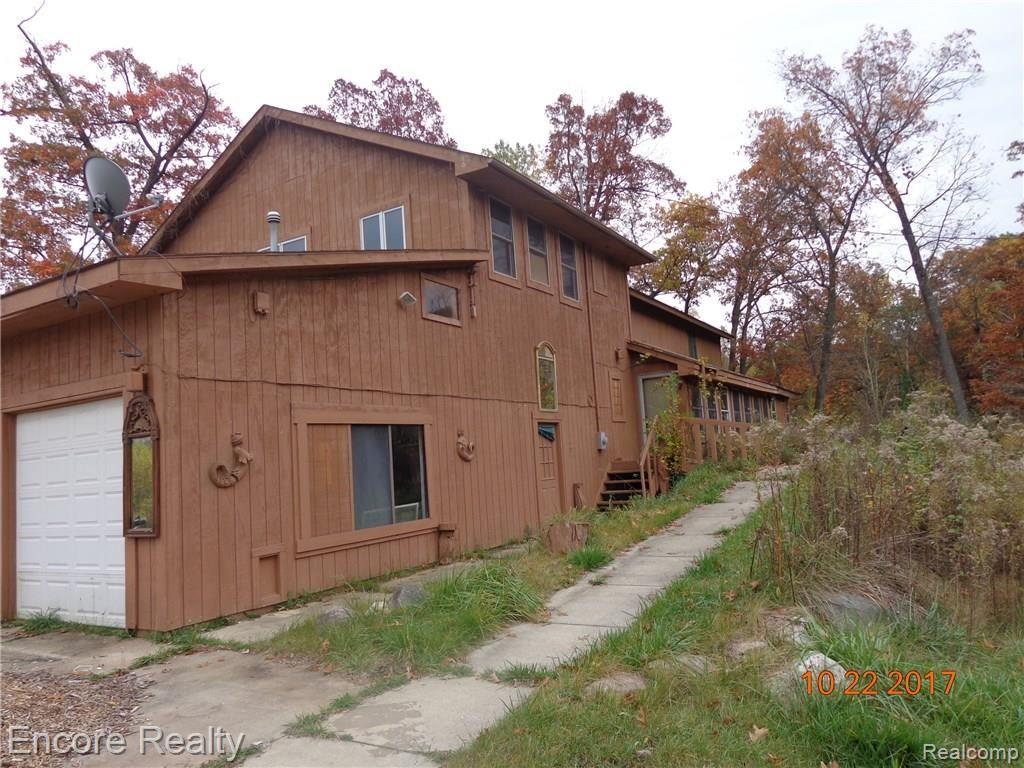 11919 Shaffer Road Davisburg, MI 48350 - Photo 2 of 33 DSC03304.JPG
