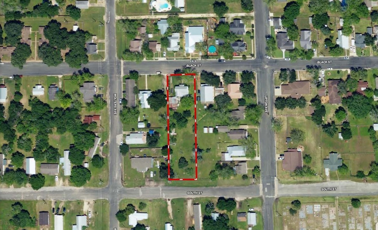 612 Black Street Schulenburg, TX 78956 - Photo 1 of 16