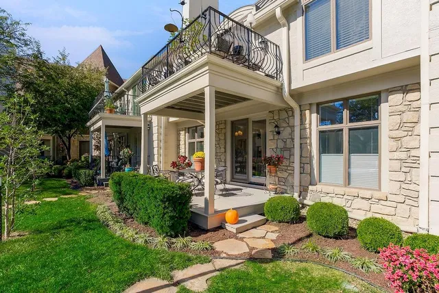 $699,950 | 9100 Lamar Avenue, Unit 107, Overland Park, KS 66207