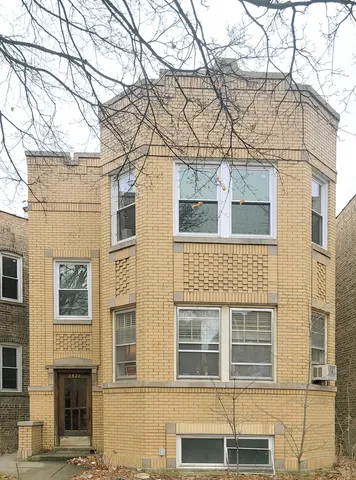 $1,800 | 2827 West Lunt Avenue, Unit GARDEN, Chicago, IL 60645