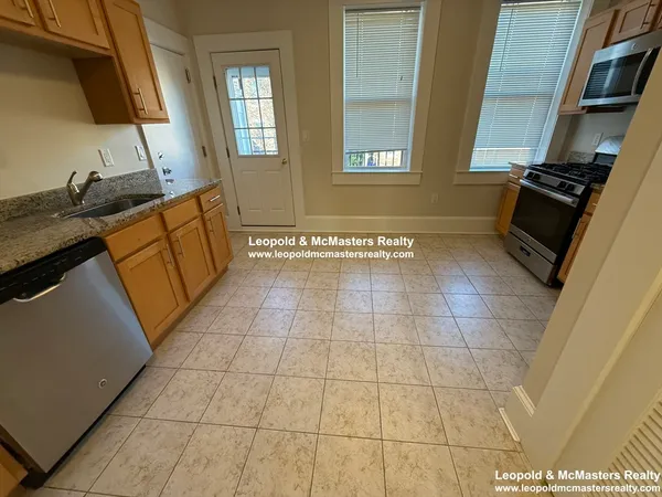 $3,975 | 16 Short Street, Unit 2, Brookline, MA 02446