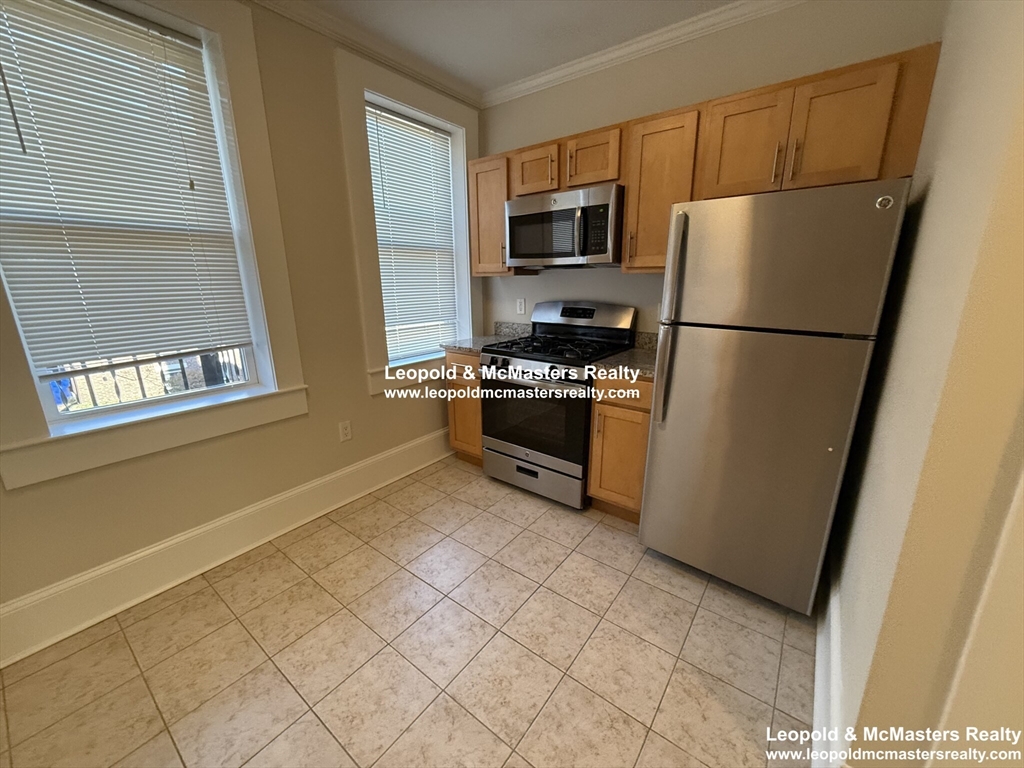 16 Short Street, Unit 2 Brookline, MA 02446 - Photo 4 of 14