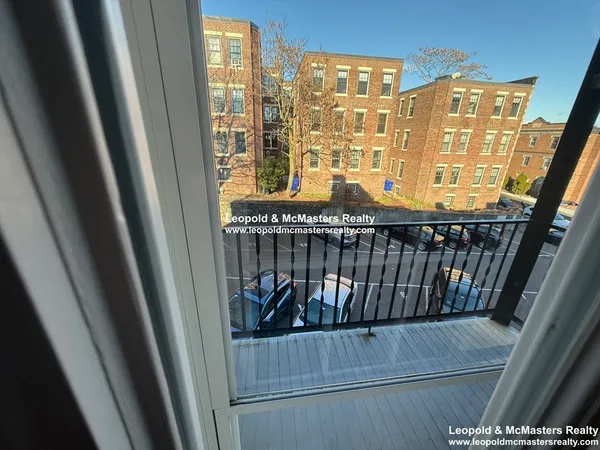 $3,975 | 16 Short Street, Unit 2, Brookline, MA 02446
