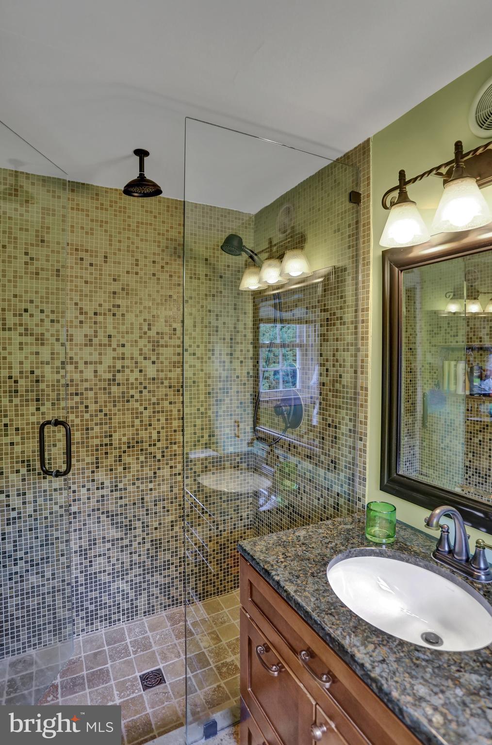 1029 Robin Road Wyomissing, PA 19610 - Photo 22 of 37 Master Bath