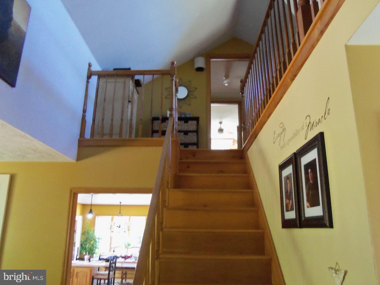 1274 Keller Road Wind Gap, PA 18091 - Photo 11 of 23 Hallway