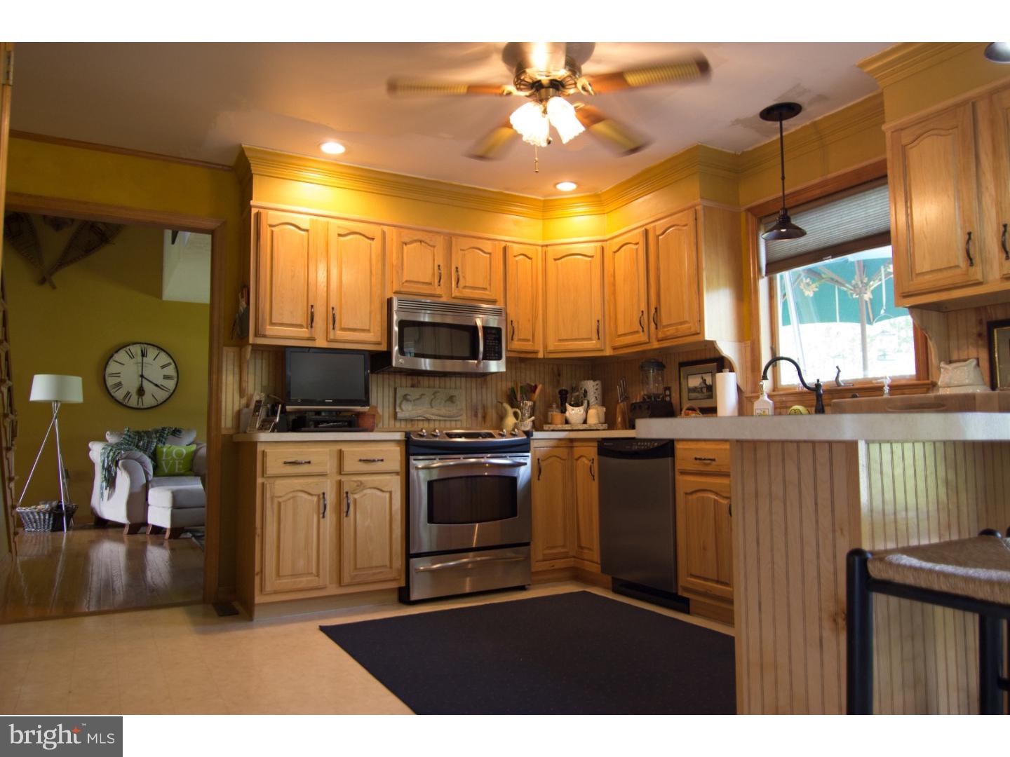 1274 Keller Road Wind Gap, PA 18091 - Photo 7 of 23 Kitchen