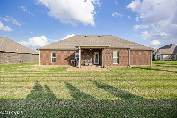 $378,000 | 25 Lamplighter Cove, Jackson, TN 38305