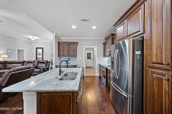 $378,000 | 25 Lamplighter Cove, Jackson, TN 38305