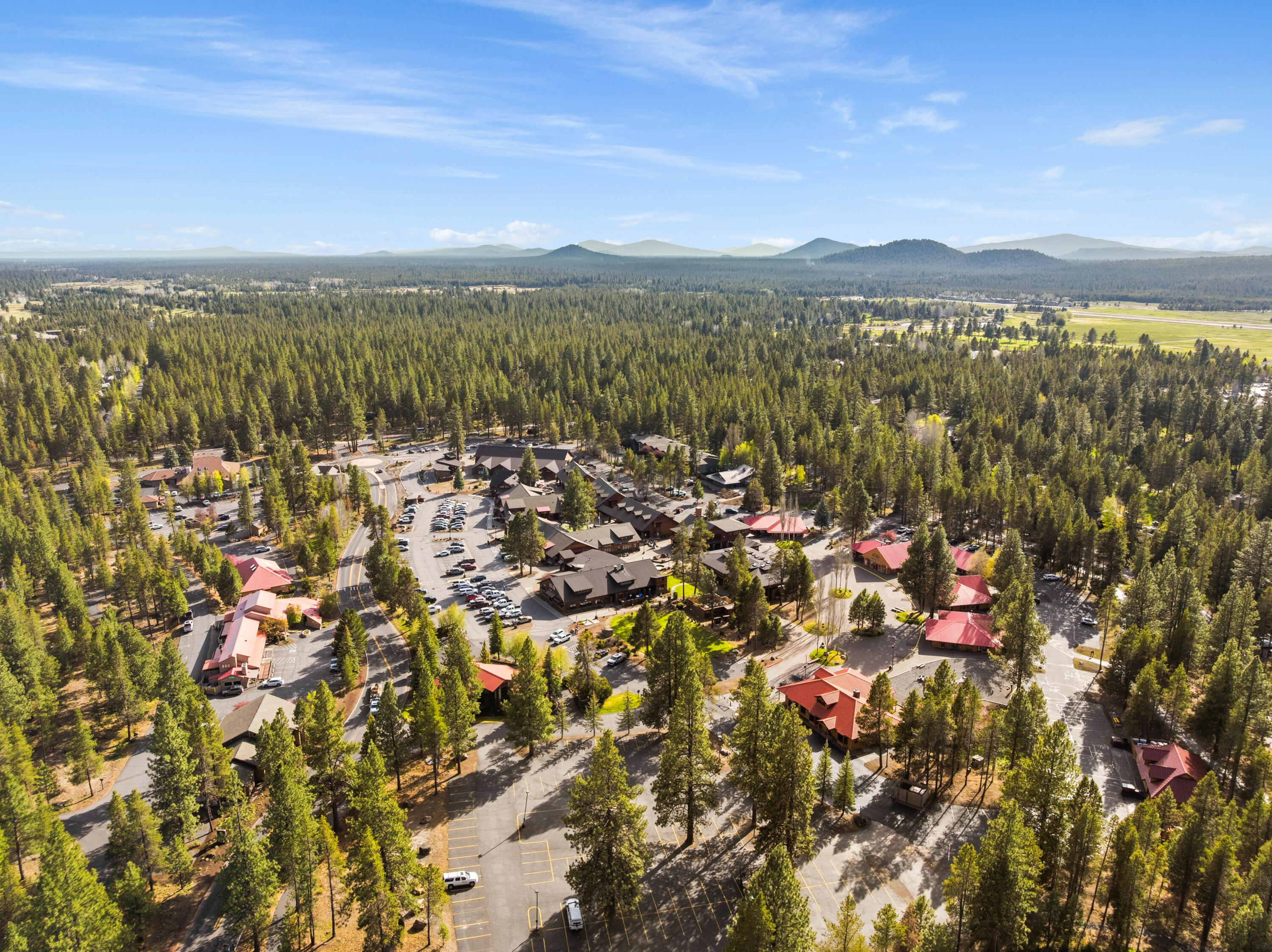 17866 Grouse Lane, Unit 3 Sunriver, OR 97707 - Photo 57 of 61 a view of city and mountain
