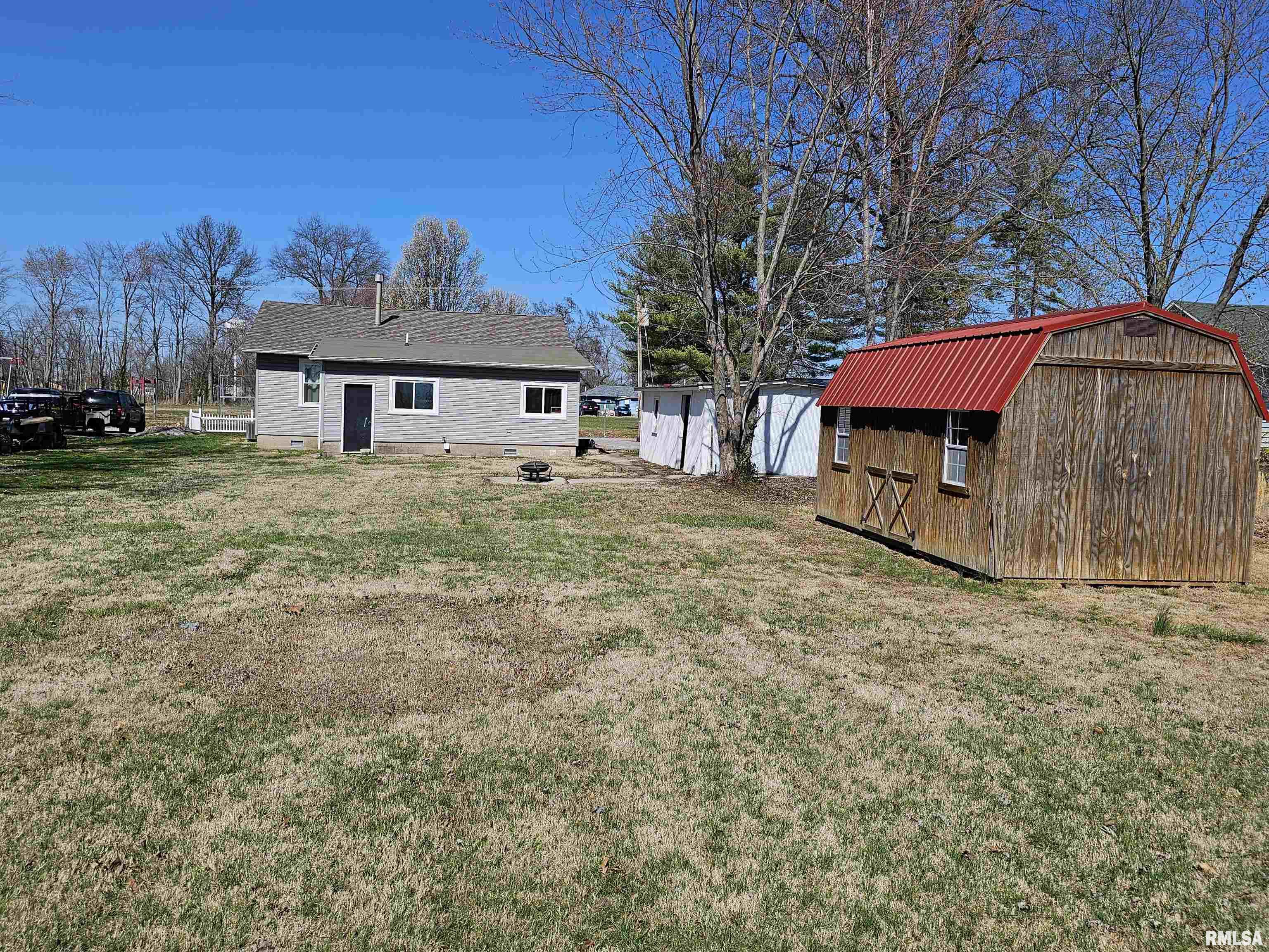 203 West Tamaroa Road Ina, IL 62846 - Photo 6 of 17