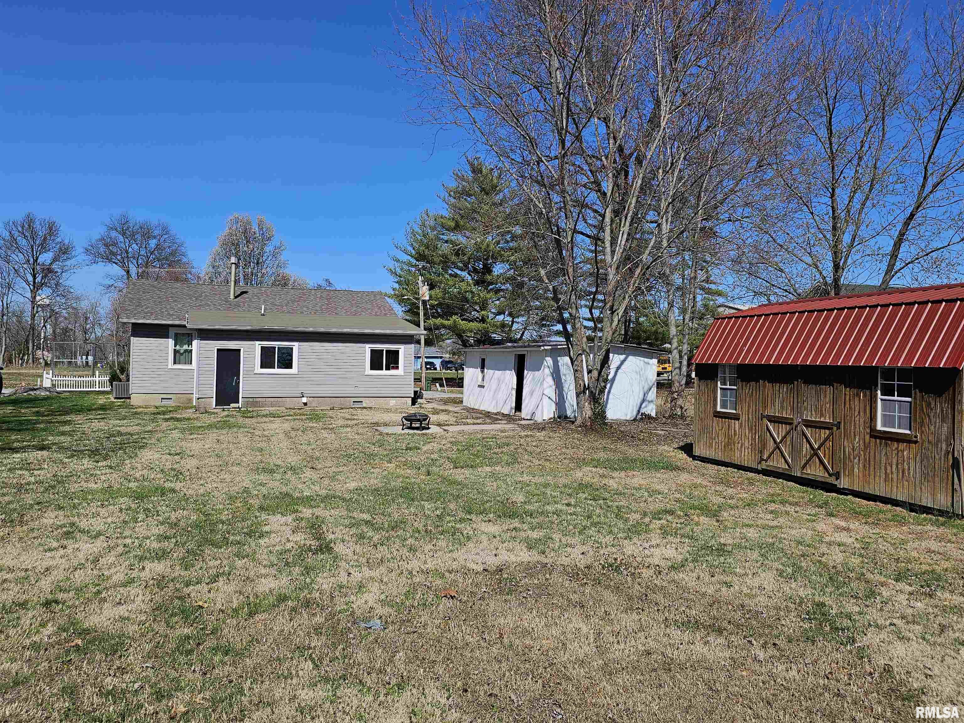 203 West Tamaroa Road Ina, IL 62846 - Photo 7 of 17