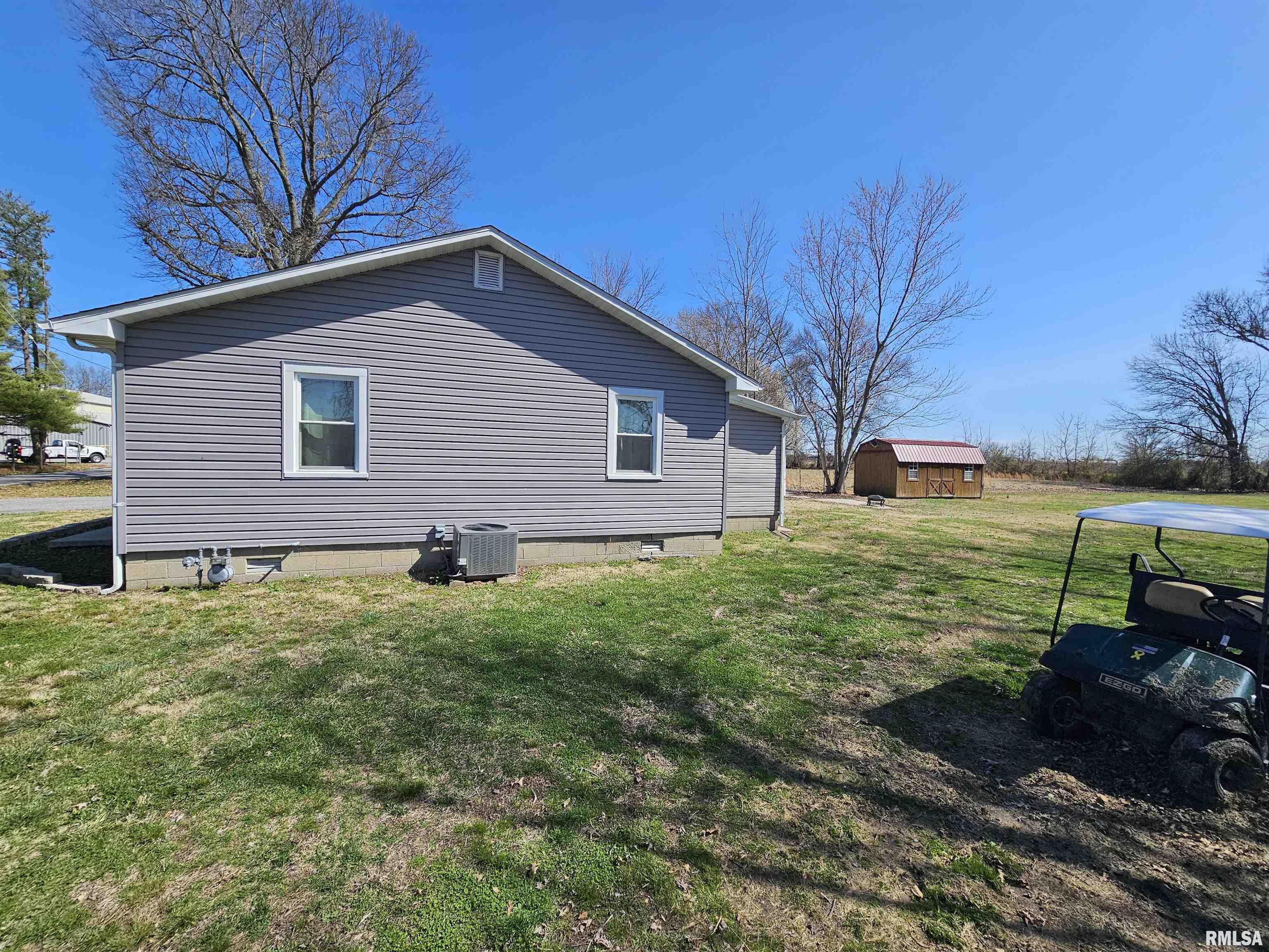 203 West Tamaroa Road Ina, IL 62846 - Photo 8 of 17
