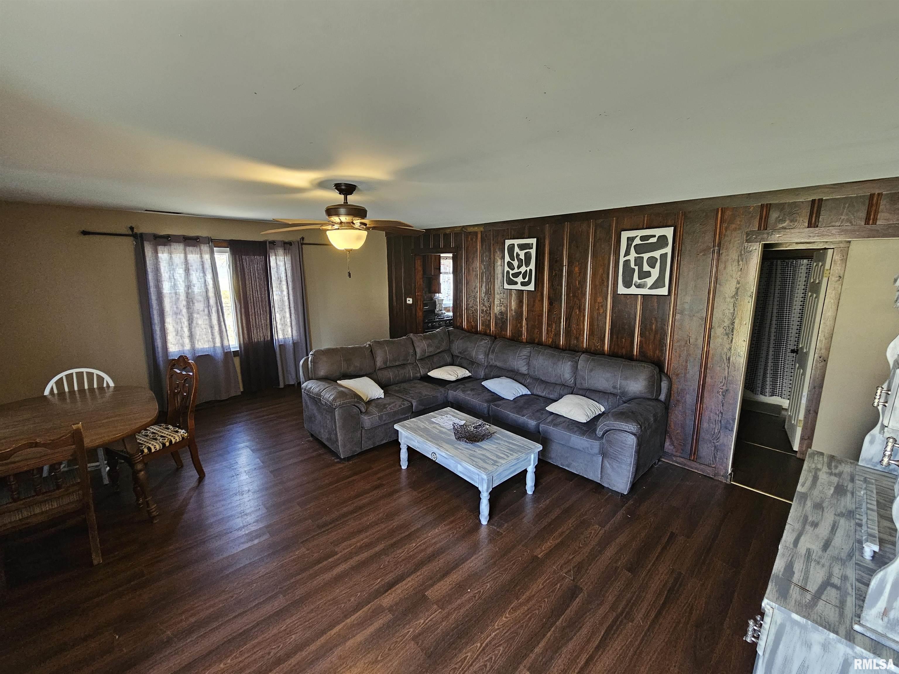 203 West Tamaroa Road Ina, IL 62846 - Photo 9 of 17