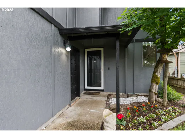 $399,900 | 216 Southeast 34th Circle, Troutdale, OR 97060