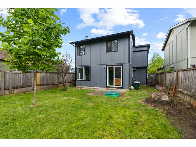 $399,900 | 216 Southeast 34th Circle, Troutdale, OR 97060