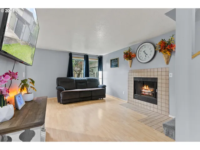 $399,900 | 216 Southeast 34th Circle, Troutdale, OR 97060