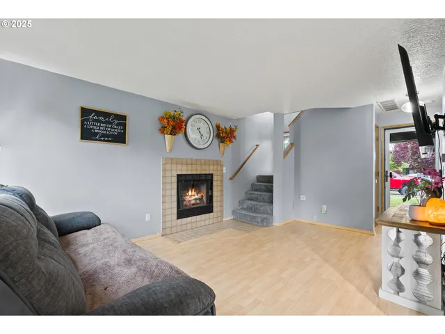 $399,900 | 216 Southeast 34th Circle, Troutdale, OR 97060