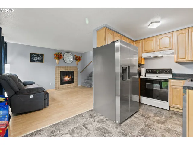 $399,900 | 216 Southeast 34th Circle, Troutdale, OR 97060