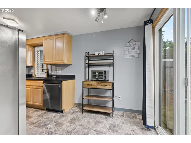 $399,900 | 216 Southeast 34th Circle, Troutdale, OR 97060