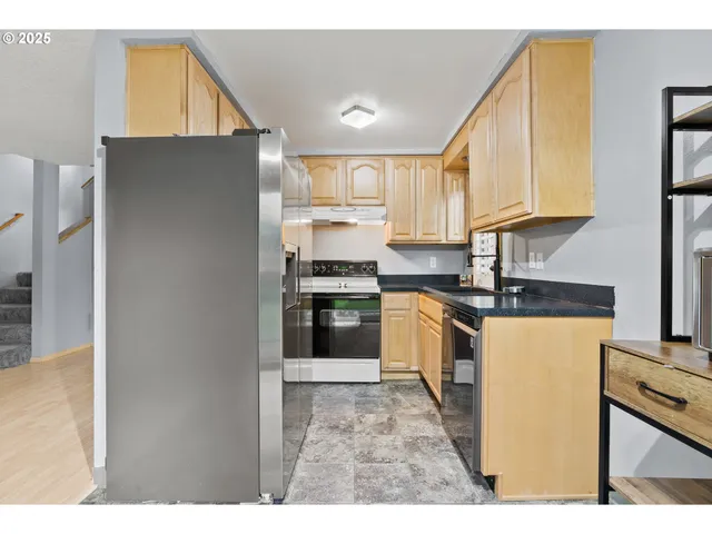 $399,900 | 216 Southeast 34th Circle, Troutdale, OR 97060