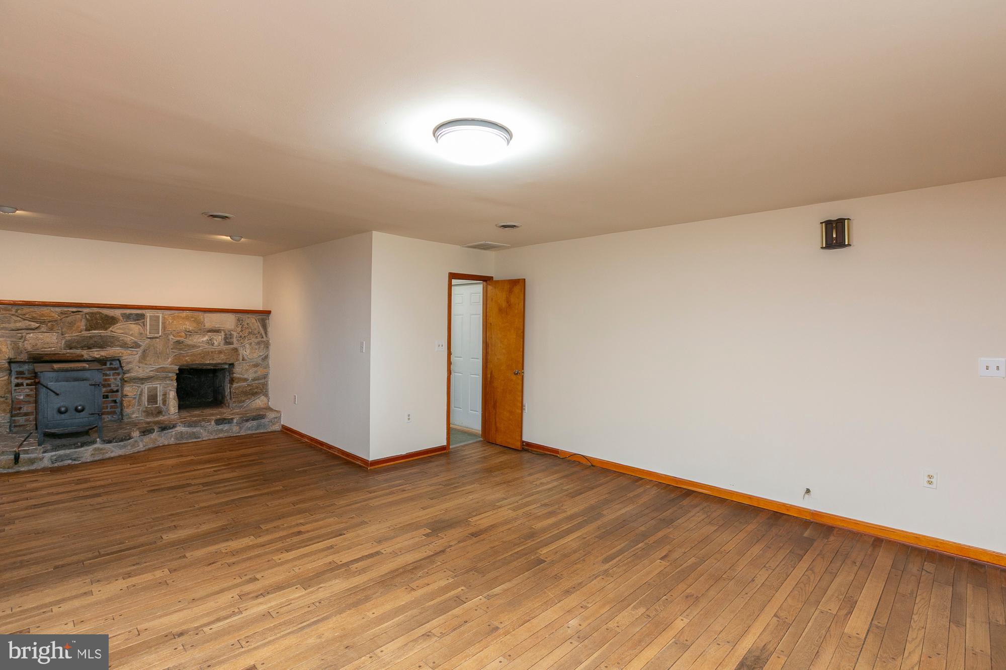 35 Grant Road Kearneysville, WV 25430 - Photo 21 of 122