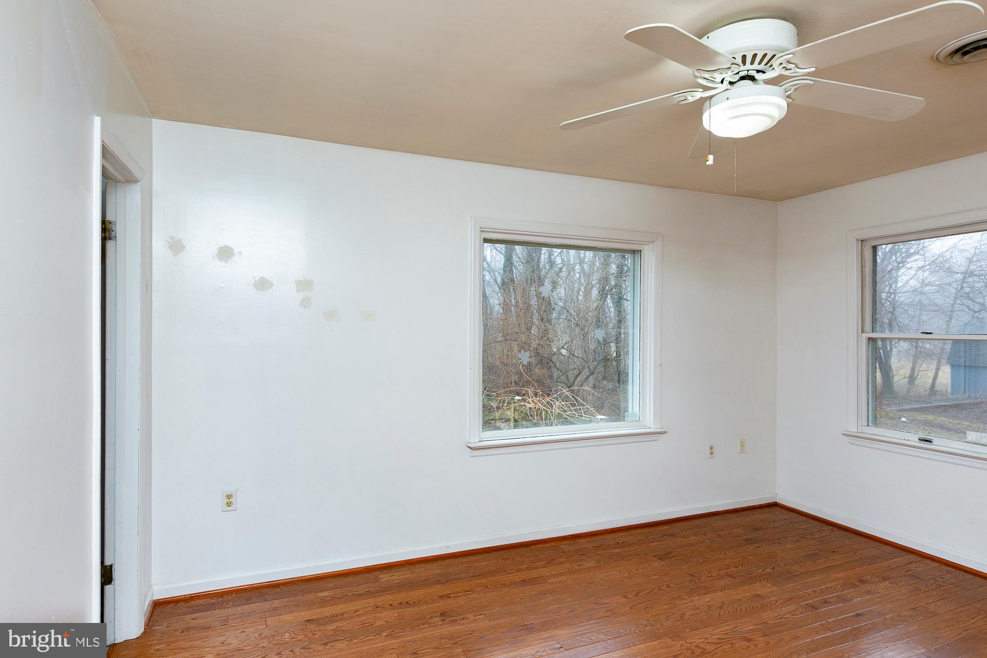 35 Grant Road Kearneysville, WV 25430 - Photo 58 of 122 a view of an empty room with a window