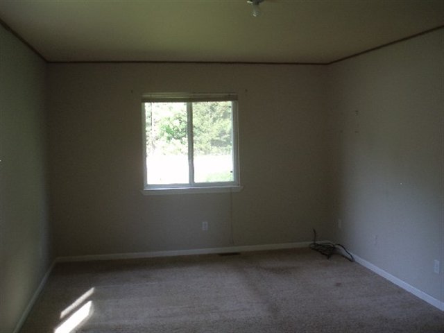9435 Nook Road Algonac, MI 48001 - Photo 19 of 30 31058735-18.JPG