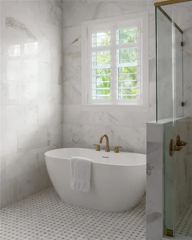 $2,799,000 | 1172 Seville Lane Northeast, St. Petersburg, FL 33704