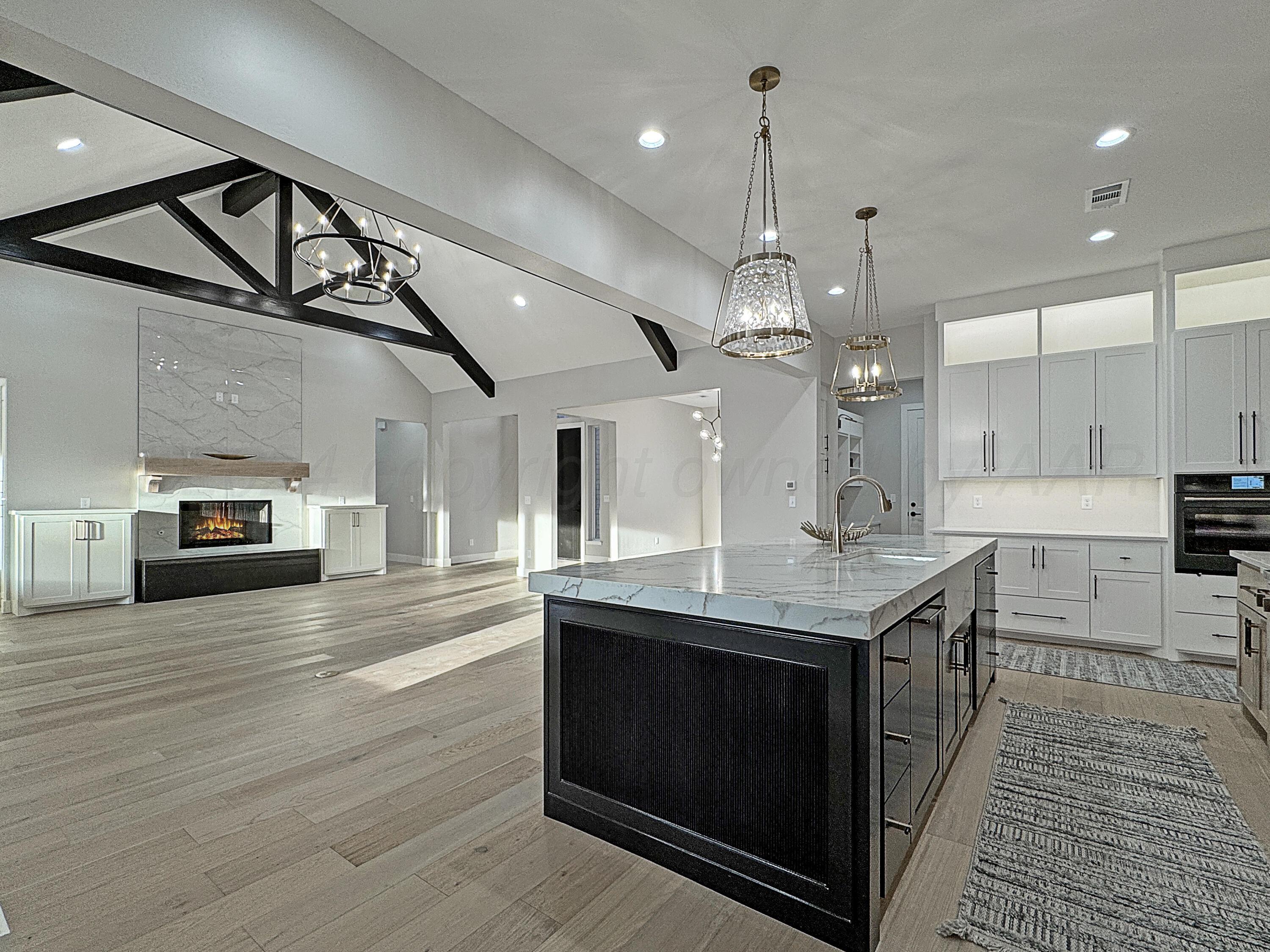 1201 Herring Ranch Road Amarillo, TX 79124 - Photo 10 of 40 Kitchen / Living
