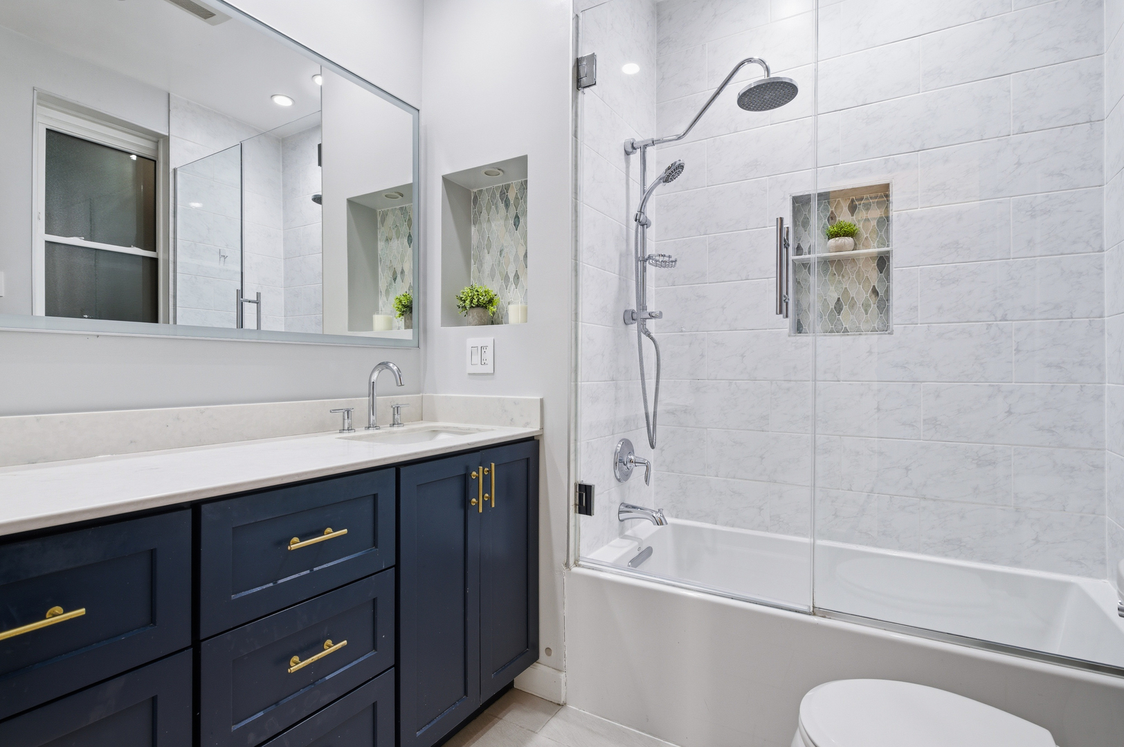 559 West Fullerton Parkway, Unit 1W Chicago, IL 60614 - Photo 20 of 23