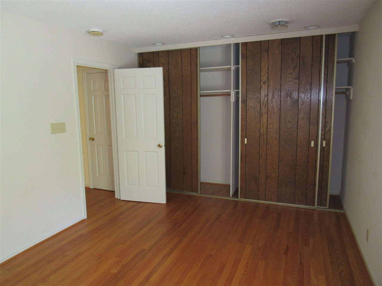 2611 Wade Avenue Raleigh, NC 27607 - Photo 2 of 3 Photo 2